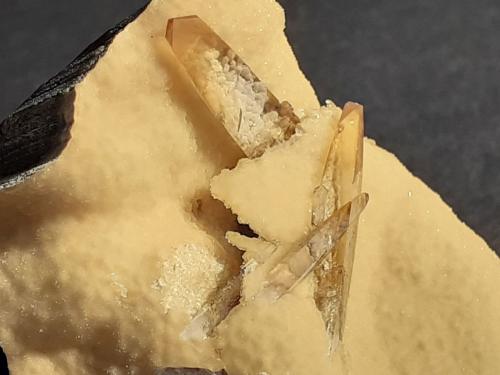 Baryte, Calcite<br />Elk Creek, Dalzell, Meade County, South Dakota, USA<br />5 x 5 cm<br /> (Author: Volkmar Stingl)
