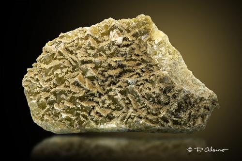 Fluorita + Calcita<br />Mina Matagalls (Minas de Sant Marçal), Sant Marçal, Viladrau, Comarca Osona, Gerona / Girona, Cataluña / Catalunya, España<br />58cm x 13cm x 35cm<br /> (Autor: Pere Alonso)
