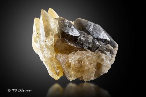 Calcita<br />Coll de Pal Road, Bagà, Comarca Berguedà, Barcelona, Catalonia / Catalunya, Spain<br />3cm x 3,5cm x 3,5cm<br /> (Autor: Pere Alonso)