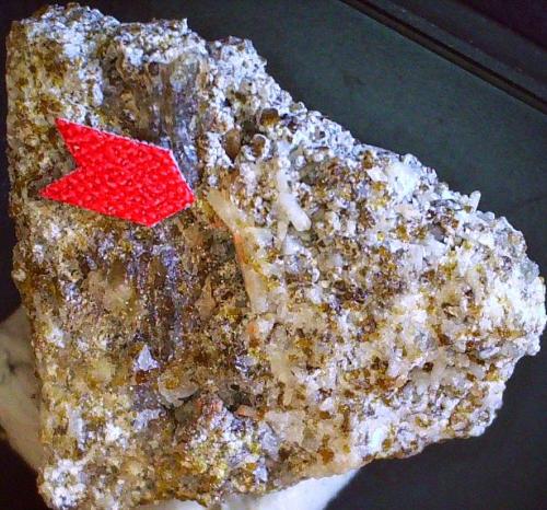 Johnbaumite<br />Mina Shijiangshan, Aldea Shijiangshan, Yinwu, Linxi, Ulanhad League, Región Autónoma Mongolia Interior, China<br />2,5 x 2 cm<br /> (Author: Volkmar Stingl)