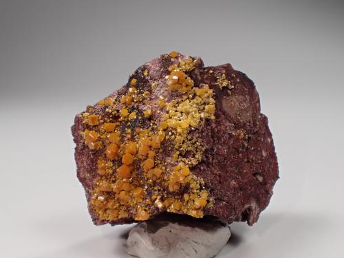 Vanadinite<br />Rowley Mine, Theba, Painted Rock District, Painted Rock Mountains, Maricopa County, Arizona, USA<br />45 mm x 44 mm x 32 mm<br /> (Author: Don Lum)