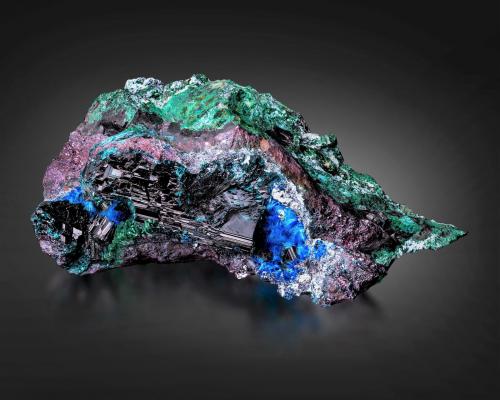 Gerhardtite and Buttgenbachite<br />Tenke deposit, Tenke-Fungurume area, Kolwezi District, Lualaba, Katanga Copper Crescent, Katanga (Shaba), Democratic Republic of the Congo (Zaire)<br />6.5 x 3 x 4 cm / main crystal: 2.8 cm.<br /> (Author: MIM Museum)