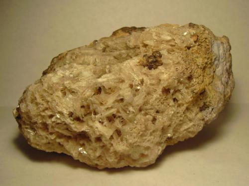 Cerusita<br />Don Quijote Mine, Llano del Beal, Cartagena, Comarca Campo de Cartagena, Region of Murcia (Murcia), Spain<br />11x7x5 cm.<br /> (Autor: Joaquin Montoro)