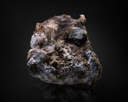 Shomiokite-(Y)<br />Umbozero Mine, Alluaiv Mountain, Lovozero Massif, Kola Peninsula, Murmanskaja Oblast, Northern Region, Russia<br />7 x 6 x 6 cm / main crystal: 2.3 cm.<br /> (Author: MIM Museum)