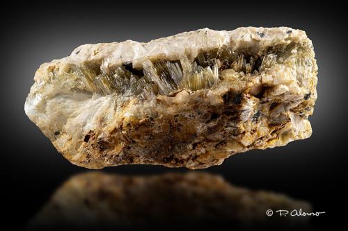 Barita<br />Osor Mines, Osor, Comarca La Selva, Gerona / Girona, Catalonia / Catalunya, Spain<br />13cm x 19cm x 10cm<br /> (Autor: Pere Alonso)