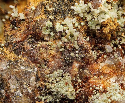 Adamita<br />Esperanza Mine (formerly Del Oro Mine), Cala del Mal Paso, Cuevas del Almanzora, Comarca Levante Almeriense, Almería, Andalusia, Spain<br />Campo de visión de 5 mm.<br /> (Autor: Antonio Carmona)