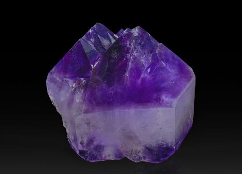 Quartz (variety amethyst)<br />Jacksons Crossroads, Wilkes County, Georgia, USA<br />9.7 x 9.9 cm<br /> (Author: am mizunaka)