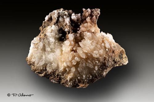 Calcita<br />Gualba, Comarca Vallès Oriental, Barcelona, Catalonia / Catalunya, Spain<br />17cm x 8cm x 12cm<br /> (Autor: Pere Alonso)