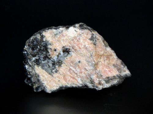 Bustamita<br />Mina Franklin, Franklin, Distrito minero Franklin, Condado Sussex, New Jersey, USA<br />6 x 4 cm.<br /> (Autor: Antonio P. López)