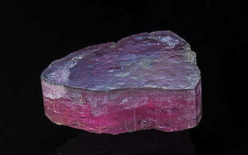 Elbaite<br />Tourmaline Queen Mine, Tourmaline Queen Mountain, Montaña Tourmaline Queen, Pala, Pala District, San Diego County, California, USA<br />4.0 x 3.0 cm<br /> (Author: am mizunaka)