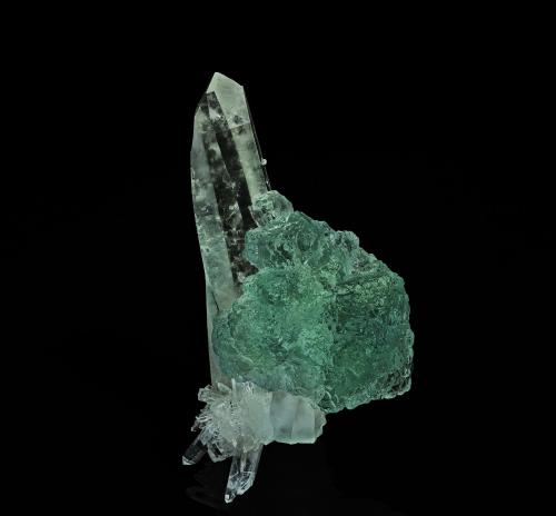 Quartz, Fluorite<br />Huayllapon Mine (Huallapon Mine), Pasto Bueno, Pampas District, Pallasca Province, Ancash Department, Peru<br />6.9 x 3.9 cm<br /> (Author: am mizunaka)