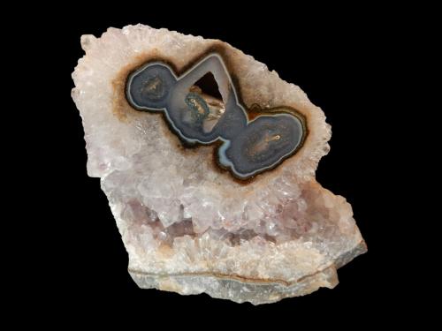 Quartz (variety amethyst) - Quartz (variety chalcedony variety agate)<br />Artigas Department, Uruguay<br />90 mm x 90 mm x 45 mm<br /> (Author: Dany Mabillard)