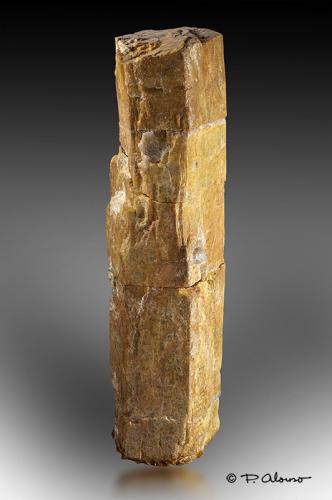 Berilo<br />Cerro de la Sal Quarry. Dos Puntos claim, Sierra Albarrana, Hornachuelos, Comarca Valle Medio del Guadalquivir, Córdoba, Andalusia, Spain<br />24cm x 6cm x 5,5cm<br /> (Autor: Pere Alonso)
