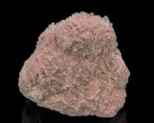 Rhodochrosite, Quartz<br />Mina Sankei, Shimamaki-mura, Distrito Shimamaki, Subprefectura Shiribeshi, Hokkaidō, Japón<br />12.5cm by 8.5cm<br /> (Author: am mizunaka)