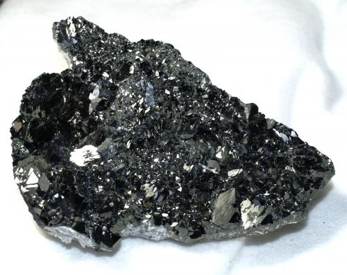 Magnetite<br />Huanggang Mines, Hexigten Banner (Kèshíkèténg Qí), Chifeng (Ulanhad), Inner Mongolia Autonomous Region, China<br />13x9x2.2 cm''s<br /> (Author: Joseph DOliveira)