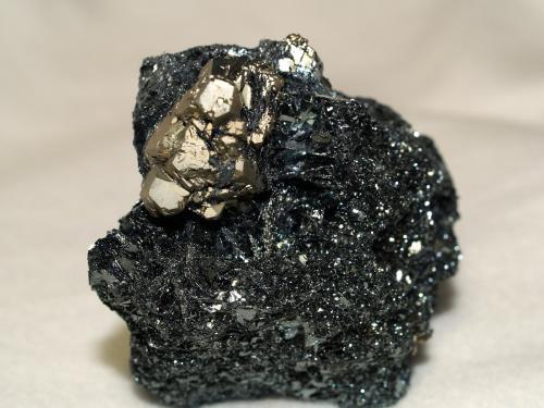 Pyrite with Hematite<br />Isla de Elba, Provincia Livorno, Toscana, Italia<br />6.5x6x4 cm''s<br /> (Author: Joseph DOliveira)
