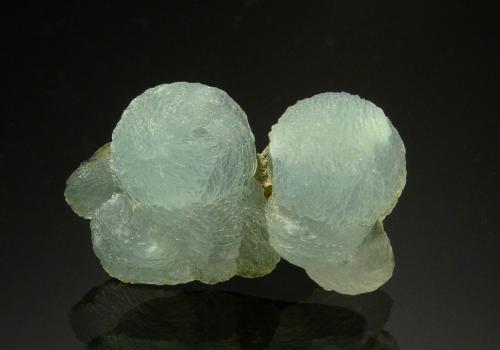 Prehnite<br />Cantera Prospect Park, Prospect Park, Condado Passaic, New Jersey, USA<br />2.9 x 1.8 cm<br /> (Author: Michael Shaw)