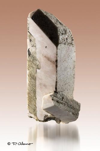 Ortoclasa<br />Baveno, Lago Maggiore, Provincia Verbano-Cusio-Ossola, Piamonte (Piemonte), Italia<br />2,5cm x 5cm x 2cm<br /> (Autor: Pere Alonso)