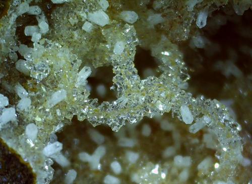 'Phillipsite', Chabazite-Ca<br />Großen-Buseck, Buseck, Gießen, Región Gießen, Hesse/Hessen, Alemania<br />2,5 x 1,5 cm<br /> (Author: Volkmar Stingl)