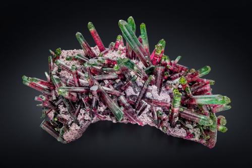Elbaite with 'lepidolite'<br />Aricanga Mine, São José da Safira, Governador Valadares, Vale do Rio Doce, Minas Gerais, Brazil<br />40 x 23 x 13.5 cm / main crystal: 16 cm.<br /> (Author: MIM Museum)