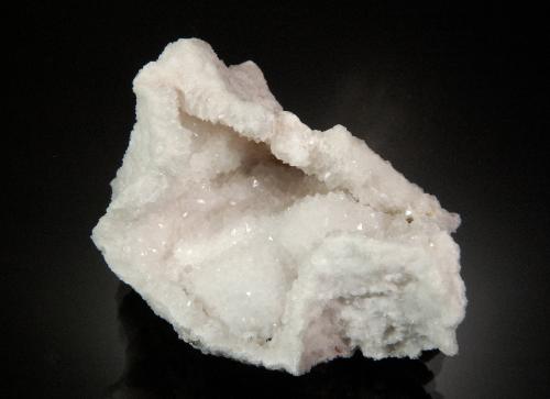 Quartz<br />Mina Empire, Montes Patagonia, Distrito Washington Camp-Duquesne, Condado Santa Cruz, Arizona, USA<br />7.1 x 5.4 x 4.0 cm<br /> (Author: Michael Shaw)