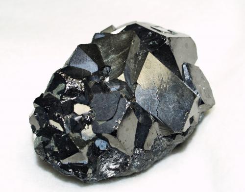 Magnetite<br />Huanggang Mines, Hexigten Banner (Kèshíkèténg Qí), Chifeng (Ulanhad), Inner Mongolia Autonomous Region, China<br />6.3x4.5x3 cm''s<br /> (Author: Joseph DOliveira)