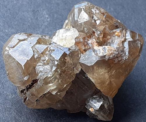 Cerussite<br />Les Dalles Mine (Lidal Mine), Mibladen mining district, Mibladen, Midelt, Midelt Province, Drâa-Tafilalet Region, Morocco<br />4 x 3 cm<br /> (Author: Volkmar Stingl)