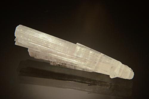Elbaite<br />Braldu Valley, Shigar District, Gilgit-Baltistan (Northern Areas), Pakistan<br />6.6 x 1.5 x 1.4 cm<br /> (Author: Michael Shaw)