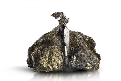 Cabriite on Sperrylite and on Chalcopyrite<br />Oktyabr'skoe deposit, Talnakh, Noril'sk, Putoran Plateau, Taimyr Peninsula, Taymyrskiy Autonomous Okrug, Krasnoyarsk Krai, Russia<br />6 x 4 x 4.5 cm / main crystal: 1.8 cm<br /> (Author: MIM Museum)