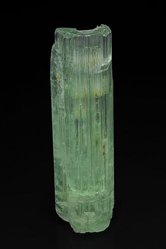 Beryl (variety aquamarine)<br />Catuji, Mucuri Valley, Minas Gerais, Brazil<br />10.4 x 3.2 cm<br /> (Author: am mizunaka)