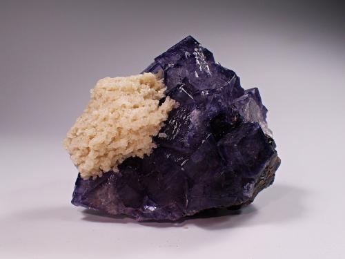 Barite, Fluorite, Sphalerite<br />Elmwood Mine, Carthage, Central Tennessee Ba-F-Pb-Zn District, Smith County, Tennessee, USA<br />61 mm x 57 mm x 37 mm<br /> (Author: Don Lum)