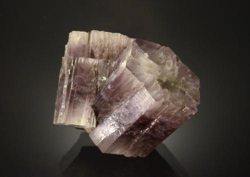 Aragonite<br />Keuper outcrop, Los Molinillos, Minglanilla, Comarca Manchuela Conquense, Cuenca, Castilla-La Mancha, Spain<br />4.0 x 3.6 x 2.6 cm<br /> (Author: Michael Shaw)