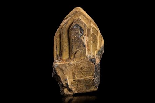 Euxenite-(Y)<br />Antsirabé, Vakinankaratra Region, Madagascar<br />7 x 7 x 12 cm<br /> (Author: MIM Museum)