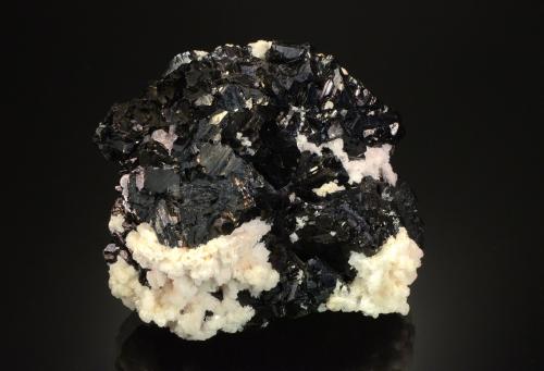 Sphalerite<br />Casapalca, Chicla District, Huarochiri Province, Lima Department, Peru<br />7.1 x 6.0 x 4.2<br /> (Author: Michael Shaw)