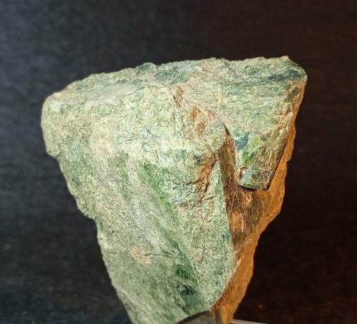 Diopsido<br />Araçuaí, Vale do Jequitinhonha, Minas Gerais, Brasil<br />5 x 5,5 cm.<br /> (Autor: Felipe Abolafia)