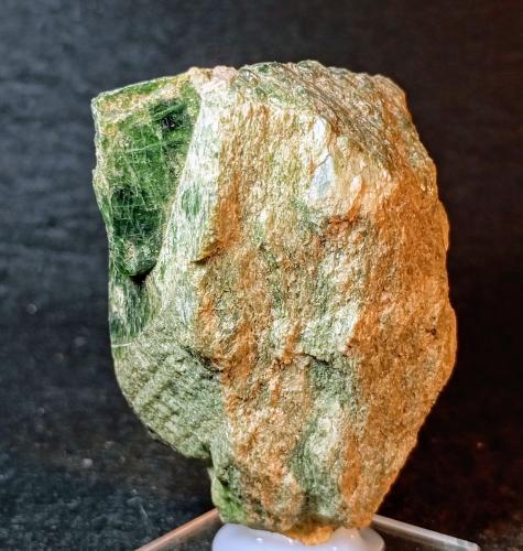 Diopsido<br />Araçuaí, Vale do Jequitinhonha, Minas Gerais, Brasil<br />5 x 5,5 cm.<br /> (Autor: Felipe Abolafia)