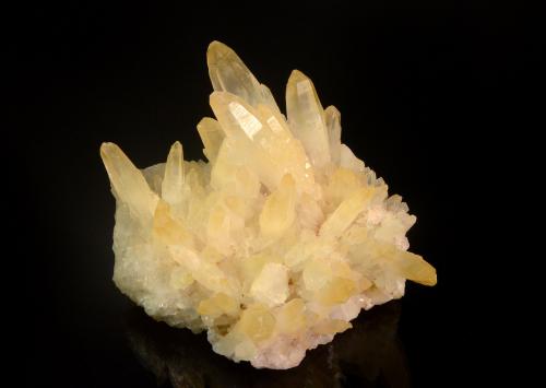 Quartz<br />Mina Camp Bird, Camp Bird, Montes San Juan, Ouray, Distrito Sneffels, Condado Ouray, Colorado, USA<br />10.3 x 9.8 x 6.1 cm<br /> (Author: Michael Shaw)