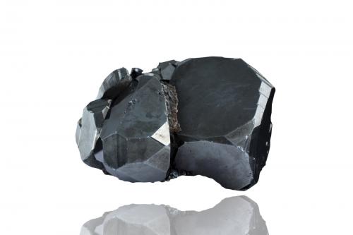 Hematite<br />Congonhas (Congonhas do Campo), Minas Gerais, Brazil<br />5 x 5 x 3.5 cm / main crystal: 3.5 cm<br /> (Author: MIM Museum)