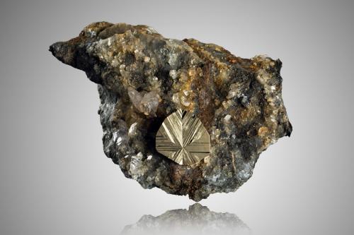 Cubanite with Calcite<br />Henderson No. 2 Mine, Chibougamau, Nord-du-Québec, Québec, Canada<br />11 x 8.5 x 3.5 cm / main crystal: 2.6 cm<br /> (Author: MIM Museum)