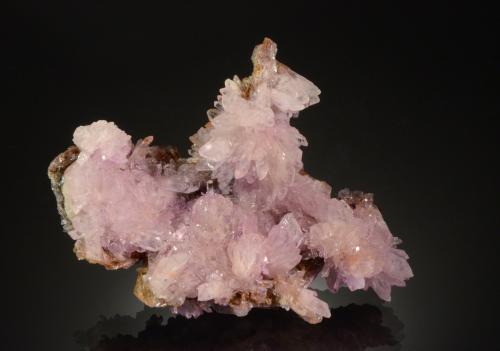 Creedite<br />Distrito Santa Eulalia, Municipio Aquiles Serdán, Chihuahua, México<br />7.5 x 5.6 x 2.5 cm<br /> (Author: Michael Shaw)