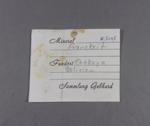 _Etiqueta Franckeita<br />Ánimas Mine, Chocaya-Animas mining district, Ánimas , Chocaya, Municipio Atocha, Sud Chichas Province, Potosí Department, Bolivia<br />7 × 6,9 × 4,5 cm.  471,8 g.<br /> (Autor: J. G. Alcolea)