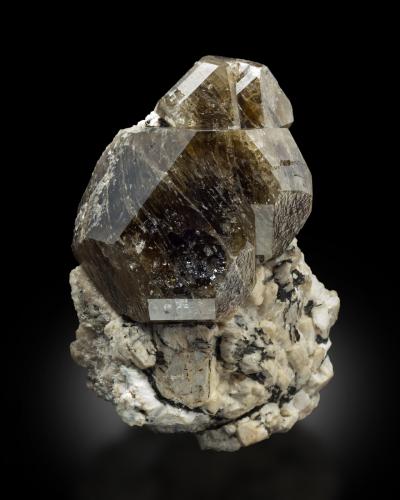 Zircon with Orthoclase<br />Vishnevye Mountains (Vishnevogorsk), Chelyabinsk Oblast, Ural Federal District, Russia<br />8 x 6 x 12 cm / main crystal: 6.8 cm<br /> (Author: MIM Museum)
