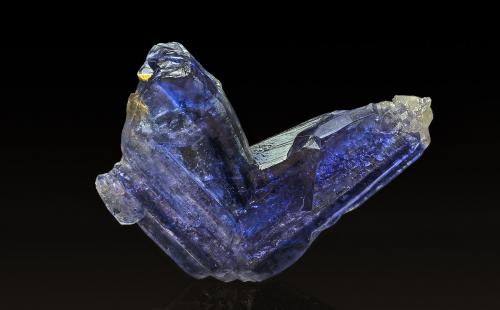 Fluorite<br />Huanggang Mines, Hexigten Banner (Kèshíkèténg Qí), Chifeng (Ulanhad), Inner Mongolia Autonomous Region, China<br />6.7 x 6.7 cm<br /> (Author: am mizunaka)