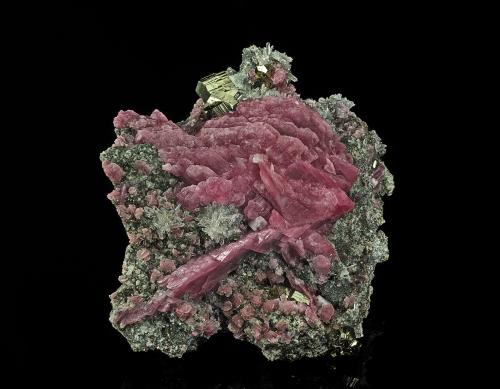Rhodochrosite, Pyrite, Quartz<br />Mina Wutong, Liubao, Cangwu, Prefectura Wuzhou, Región Autónoma Guangxi Zhuang, China<br />10.9 x 11.7 cm<br /> (Author: am mizunaka)