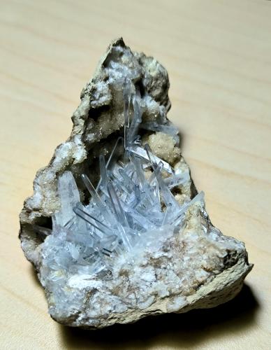 Celestina, Calcita<br />Costa de l'Aguda, Torà , Comarca Solsonès, Lérida / Lleida, Catalonia / Catalunya, Spain<br />67 mm x 50 mm. Masa: 95 g.<br /> (Autor: Carles Millan)