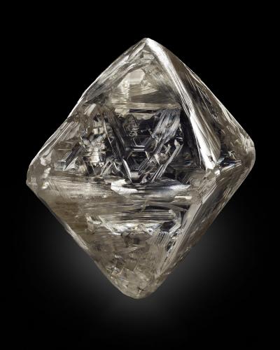 Diamond<br />South Africa<br />2.5 x 2 x 2 cm<br /> (Author: MIM Museum)