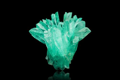 Phosphophyllite<br />Unificada Mine, Cerro de Potosí (Cerro Rico), Potosí City, Potosí Department, Bolivia<br />6 x 3 x 6 cm / main crystal: 4.1 cm<br /> (Author: MIM Museum)