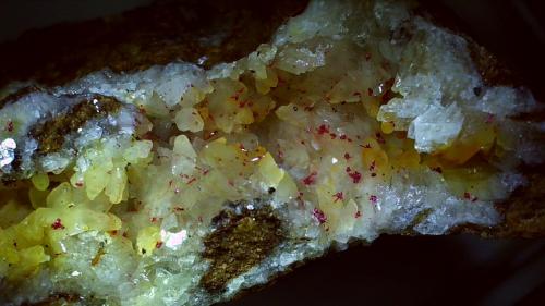 Cinnabar, Dolomite<br />Vogelhalt, Leogang, Zell am See District, Salzburg, Austria<br />3,5 x 2 cm<br /> (Author: Volkmar Stingl)