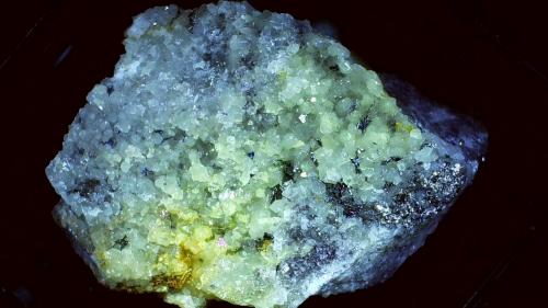 Berthierite, Quartz<br />Les Biards Mine, Glandon, Limoges, Haute-Vienne Department, Nouvelle-Aquitaine, France<br />2 x 1,5 cm<br /> (Author: Volkmar Stingl)