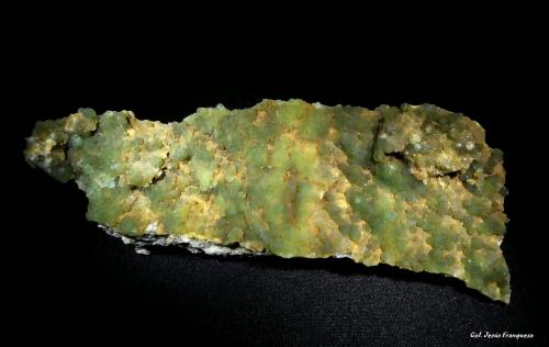 Fluorita.<br />Afloramientos de Singuerlín, Puig Castellar (Serra de Marina), Singuerlín, Santa Coloma de Gramenet, Comarca Barcelonès, Barcelona, Cataluña / Catalunya, España<br />146 x 52 mm.<br /> (Autor: Jesus Franquesa Baucells)